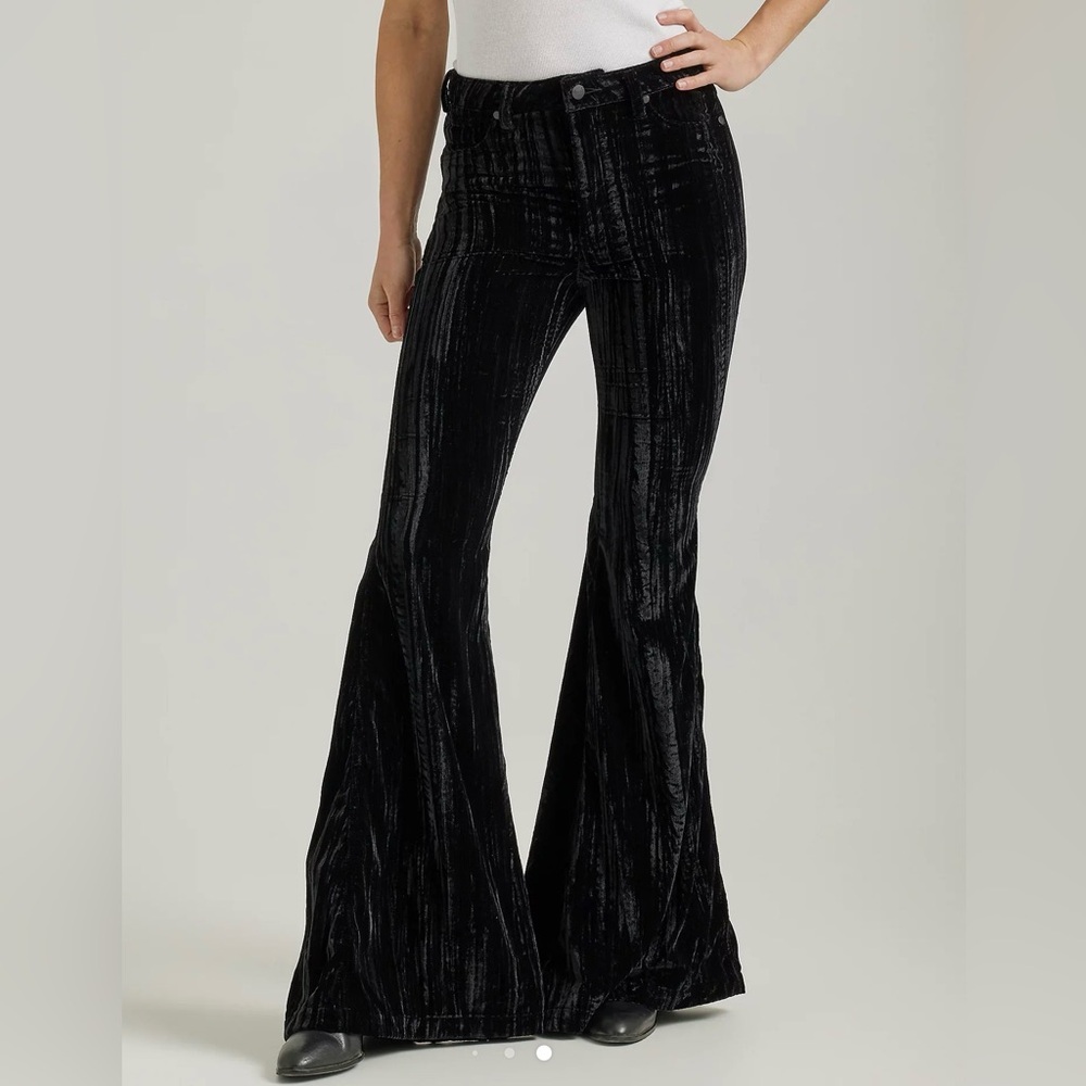 Wrangler Retro High Rise Flare Black Velvet Pants Size 34X32”